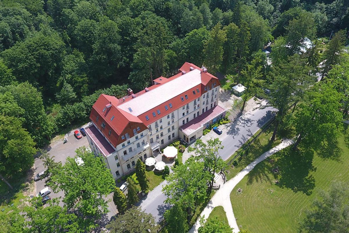 伊丽莎庄园温泉医疗酒店 Długopole-Zdrój 外观 照片